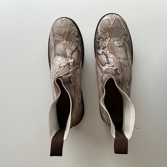 Charleston Shoe Co NWOB Liberty Snake Pull On Stretch Chelsea Stack Heel Boot 8 - Picture 3 of 8